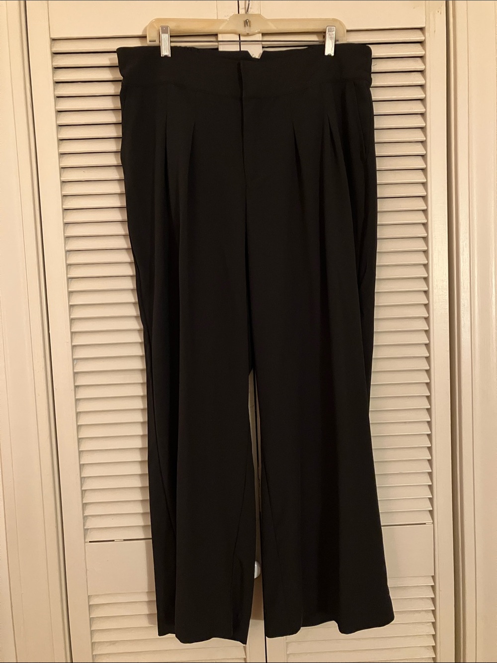 torrid Size 16 Black Wide-Leg Trousers with Back Buckle Strap with Pockets